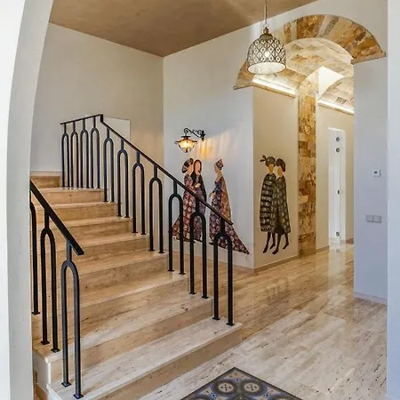 Exclusive Beachfront With Majestic Sea Views, 1001 Villa *