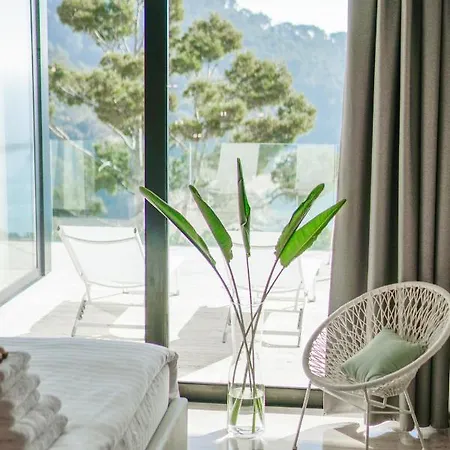 Exclusive Beachfront With Majestic Sea Views, 1001 Villa Lloret de Mar