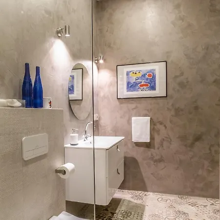 Exclusive Beachfront With Majestic Sea Views, 1001 *