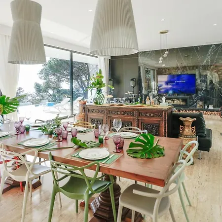 Exclusive Beachfront With Majestic Sea Views, 1001 *