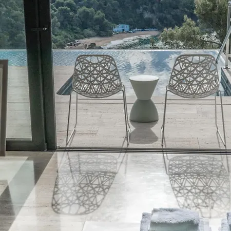 Exclusive Beachfront With Majestic Sea Views, 1001