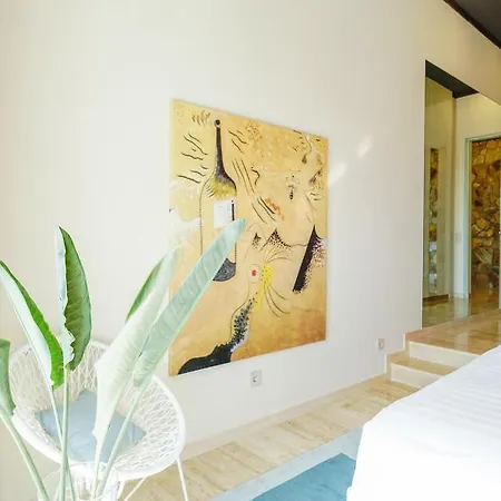 Villa Exclusive Beachfront With Majestic Sea Views, 1001 *