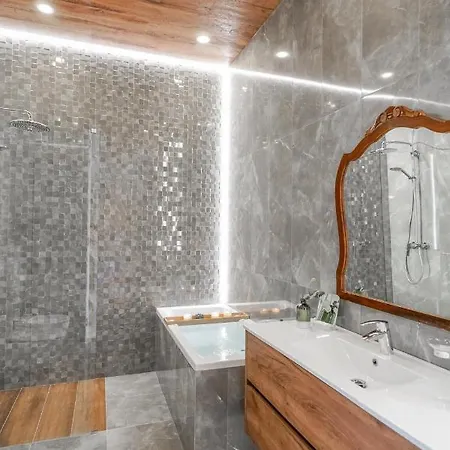 Exclusive Beachfront With Majestic Sea Views, 1001
